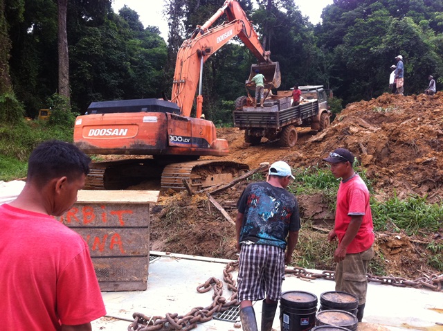 Description: D:\Gil Job Related Doc\Guyana\Guyana Photo Album\2012\Photos\04-10-12\web\9.jpg