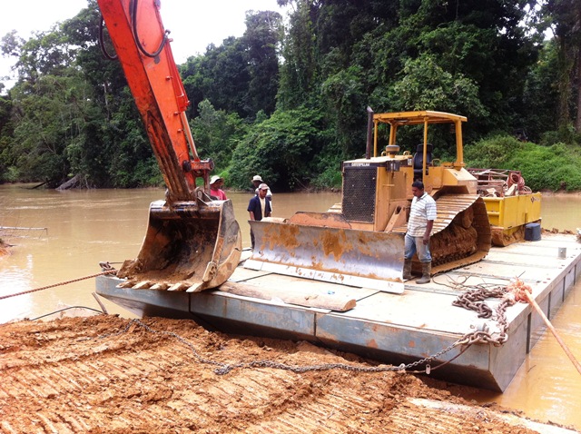 Description: D:\Gil Job Related Doc\Guyana\Guyana Photo Album\2012\Photos\04-10-12\web\44.jpg