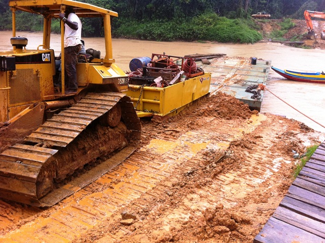 Description: D:\Gil Job Related Doc\Guyana\Guyana Photo Album\2012\Photos\04-10-12\web\47.jpg