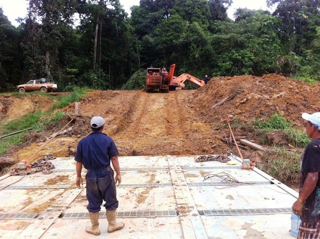 Description: D:\Gil Job Related Doc\Guyana\Guyana Photo Album\2012\Photos\04-10-12\web\52.jpg