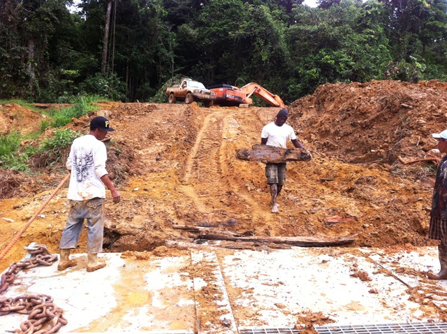 Description: D:\Gil Job Related Doc\Guyana\Guyana Photo Album\2012\Photos\04-10-12\web\57.jpg