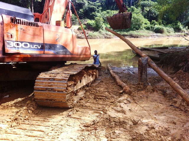 Description: D:\Gil Job Related Doc\Guyana\Guyana Photo Album\2012\02-22-12\Landing\4.jpg