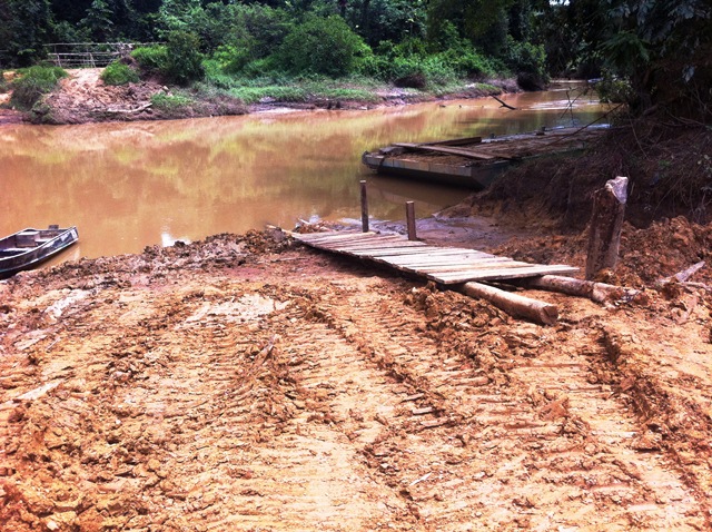 Description: D:\Gil Job Related Doc\Guyana\Guyana Photo Album\2012\02-22-12\Landing\12.jpg