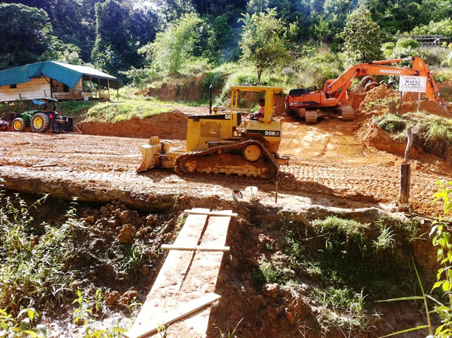 Description: D:\Gil Job Related Doc\Guyana\Guyana Photo Album\2012\02-22-12\Landing\30.jpg