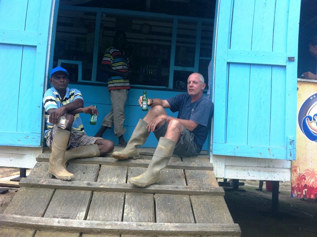 Description: D:\Gil Job Related Doc\Guyana\Guyana Photo Album\2012\02-23-12\1 With Maik at the Landing\3.jpg