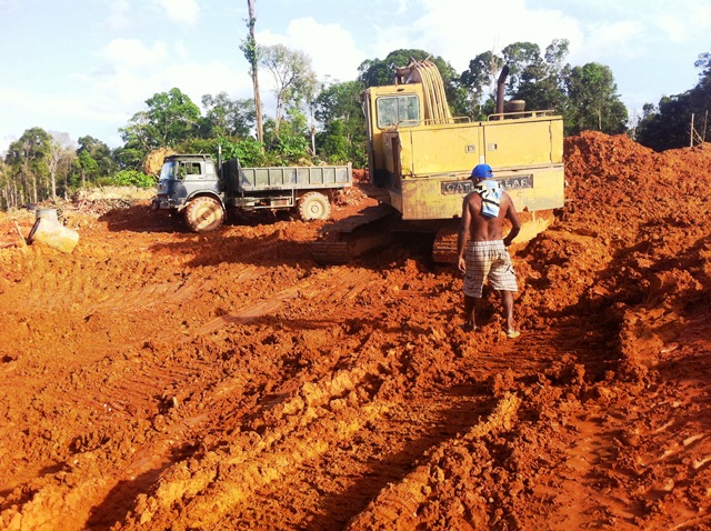 Description: D:\Gil Job Related Doc\Guyana\Guyana Photo Album\2012\02-23-12\2 Maik Camp\13.jpg