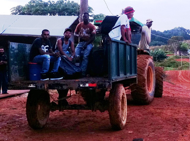 Description: D:\Gil Job Related Doc\Guyana\Guyana Photo Album\2012\02-25-12\1 Going home\2.jpg