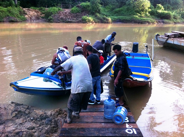 Description: D:\Gil Job Related Doc\Guyana\Guyana Photo Album\2012\02-25-12\1 Going home\9.jpg