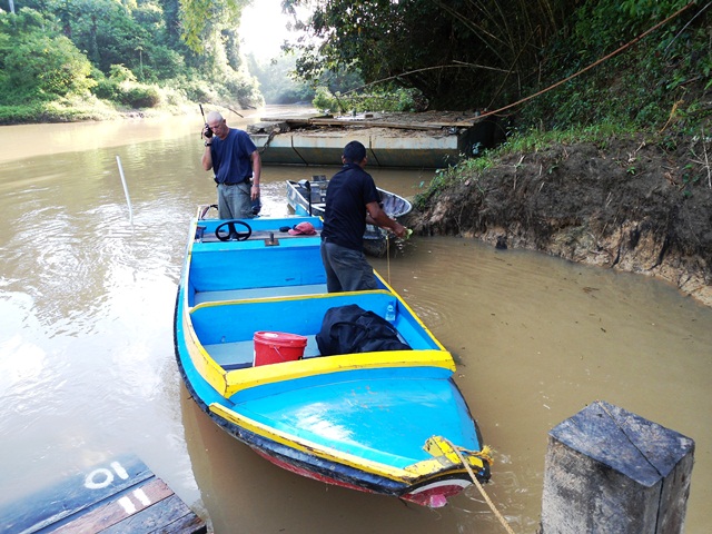 Description: D:\Gil Job Related Doc\Guyana\Guyana Photo Album\2012\02-26-12-Sam\Brain\Brain Visit\2.jpg