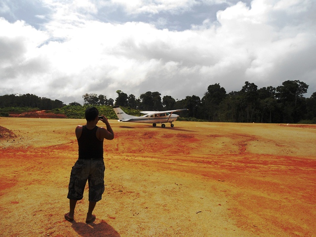 Description: D:\Gil Job Related Doc\Guyana\Guyana Photo Album\2012\02-26-12-Sam\Brain\Brain Visit\4.jpg