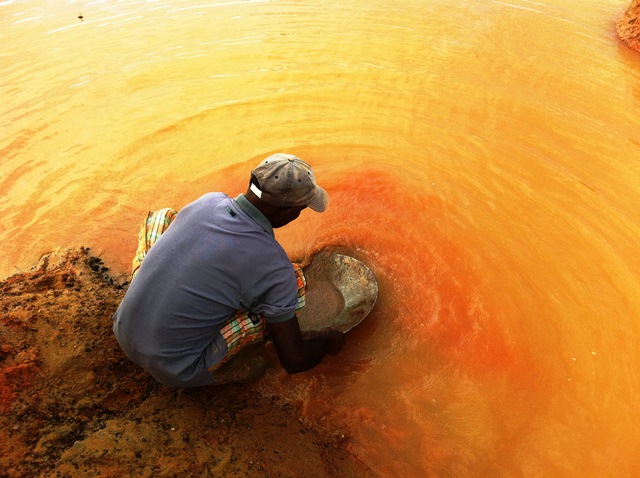 Description: D:\Gil Job Related Doc\Guyana\Guyana Photo Album\2012\02-26-12-Sam\Brain\Brain Visit\14.jpg