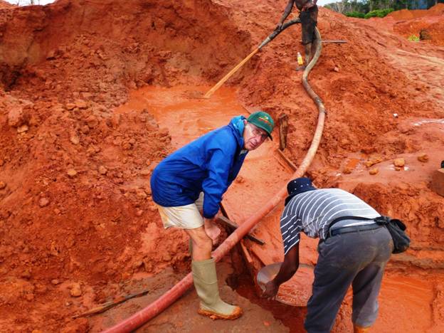 Description: D:\Gil Job Related Doc\Guyana\Guyana Photo Album\2012\02-26-12-Sam\Brain\P1000129.JPG