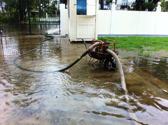 Description: D:\Gil Job Related Doc\Guyana\Guyana Photo Album\2012\02-28-12 Bel Air Flud\web\6.jpg