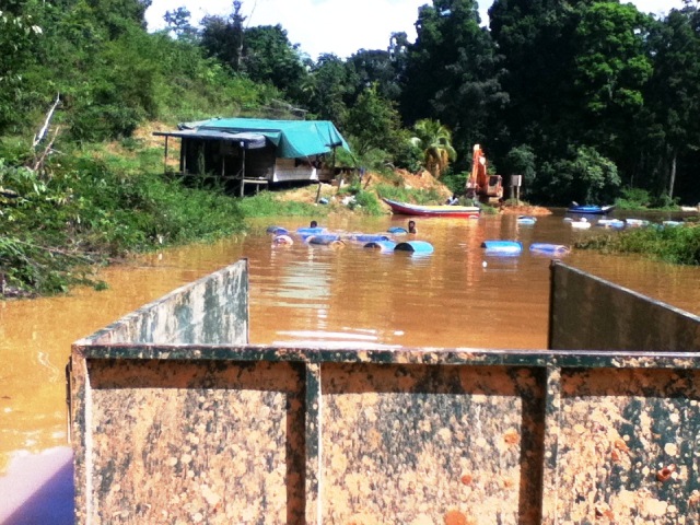 Description: D:\Gil Job Related Doc\Guyana\Guyana Photo Album\Shabanas Photos\J Fuel\8.jpg