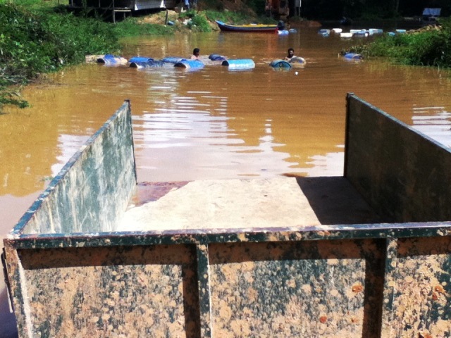 Description: D:\Gil Job Related Doc\Guyana\Guyana Photo Album\Shabanas Photos\J Fuel\12.jpg