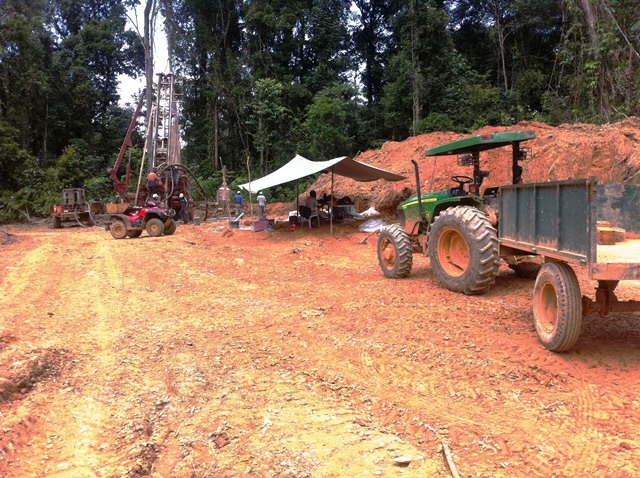 Description: D:\Gil Job Related Doc\Guyana\Guyana Photo Album\2012\03-14-12\Yakishuru Strip\22.jpg