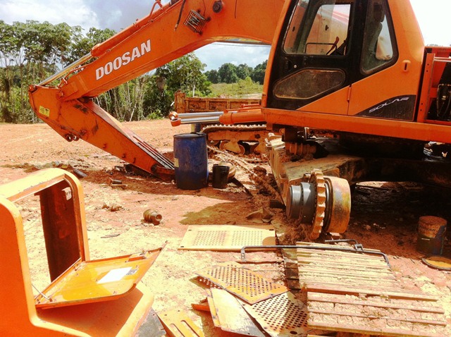 Description: D:\Gil Job Related Doc\Guyana\Guyana Photo Album\2012\03-14-12\Yakishuru Strip\25.jpg