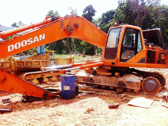 Description: D:\Gil Job Related Doc\Guyana\Guyana Photo Album\2012\03-14-12\Yakishuru Strip\26.jpg