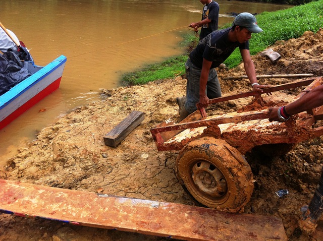 Description: D:\Gil Job Related Doc\Guyana\Guyana Photo Album\2012\03-20-12\web\20.jpg