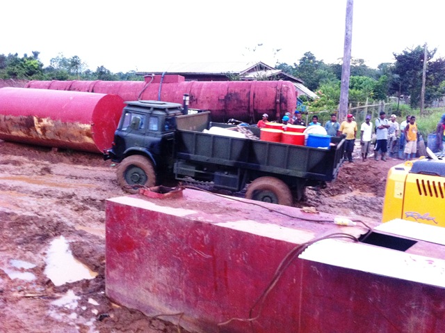 Description: D:\Gil Job Related Doc\Guyana\Guyana Photo Album\2011\11-24\Web\11.jpg