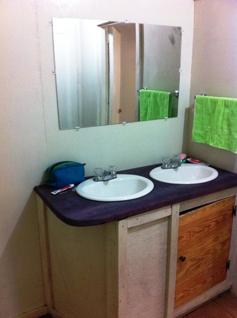 Description: D:\Gil Job Related Doc\Guyana\Guyana Photo Album\2011\11-03\Gest Hous\14.jpg