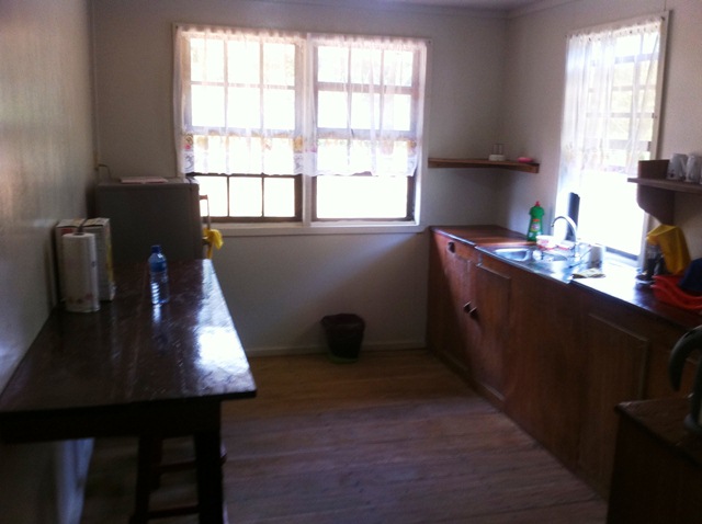 Description: D:\Gil Job Related Doc\Guyana\Guyana Photo Album\2011\11-03\Gest Hous\15.jpg